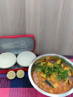 બટાકા નું ફરાળી શાક (Bataka Farali Shak Recipe In Gujarati) રેસીપી મુખ્ય ફોટો