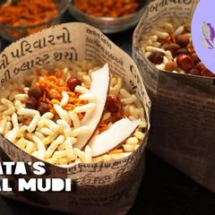 A picture of Kolkata's Jhal Mudi.