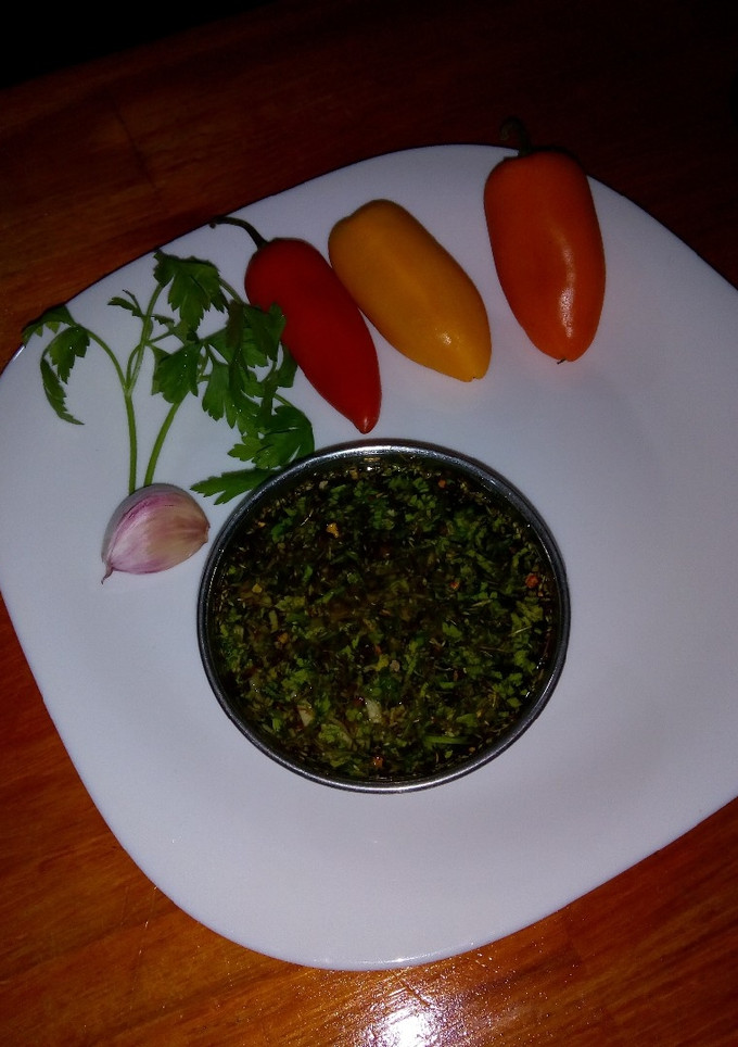 Una foto de Chimichurri para carne asada