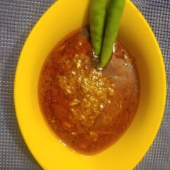 A picture of Lehsun Dahi chutney.