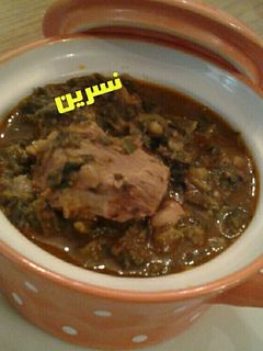 صورة لوصفة يخنه سبانخ بالصلصة والفول واللحمه