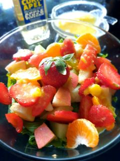 Foto resep Fruit and vegetable salad with Japanese dressing