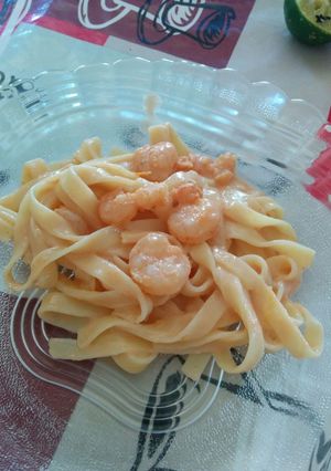 Foto de Macarrão com molho rosé de camarão