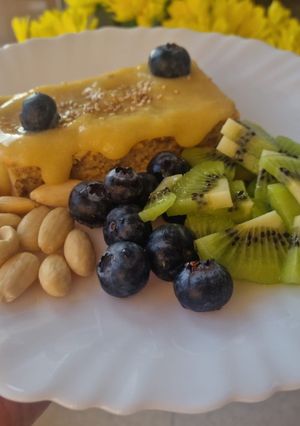 Una foto de Lemonie (brownie de limón) sin gluten ni mantequilla