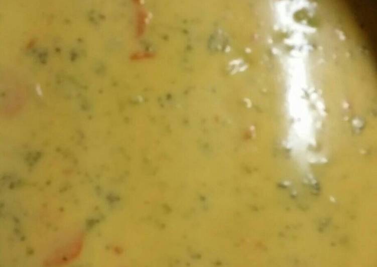 Easiest Way to Loaded Broccoli &amp; Cheese Soup