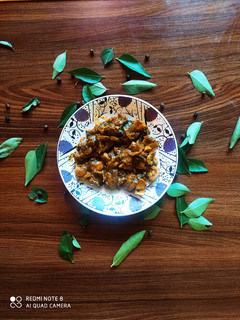 கிராமத்து கருவேப்பிலை மிளகு காளான்(village style pepper mushroom recipe in tamil) செய்முறை முக்கிய புகைப்படம்
