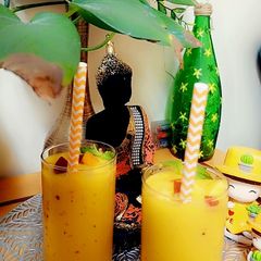 A picture of Peach Almond Delight Smoothie.