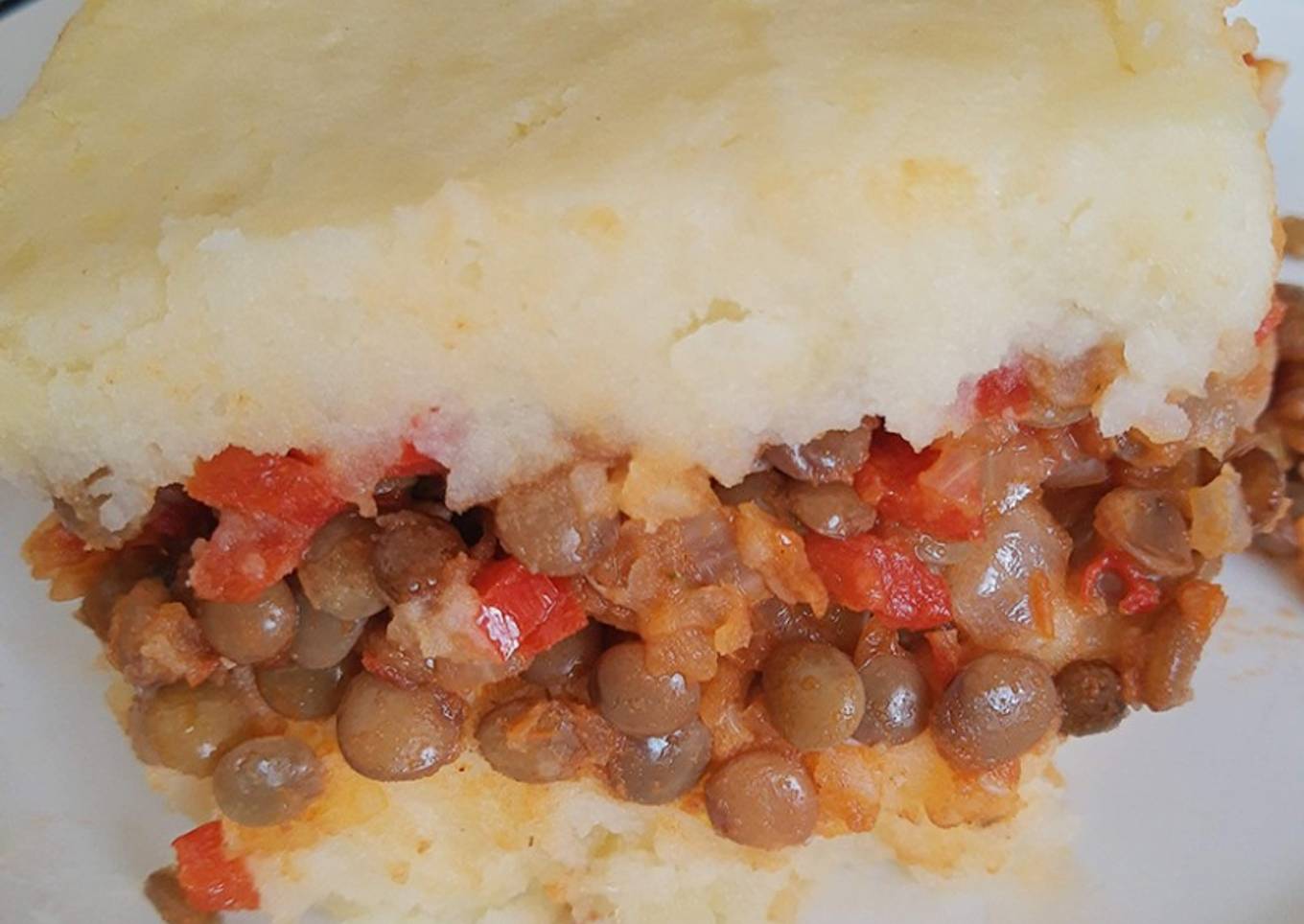 Pastel de papa con relleno de lentejas