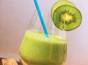 Una foto de batidos kiwi