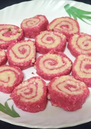 कोकोनट स्विस रोल (Coconut swiss roll recipe in hindi) रेसिपी मुख्य फोटो