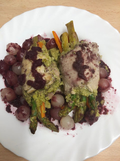Una foto de 247. Rollitos de pechuga con cebollitas (principal carne)