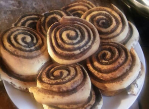 Una foto de Rollos de canela (cinnamon rolls)