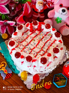 रेड वेलवेट केक (red velvet cake recipe in Hindi) रेसिपी मुख्य फोटो
