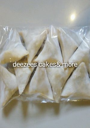 A picture of Frozen samosa.