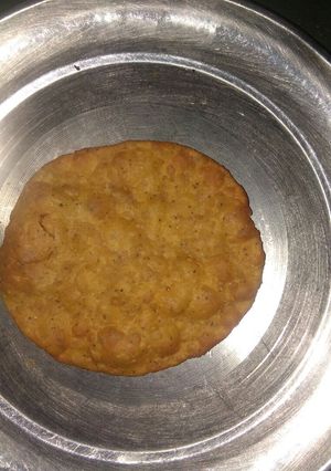 A picture of Aata puri.