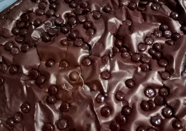 Brownies Chocochips Panggang Shiny Crust