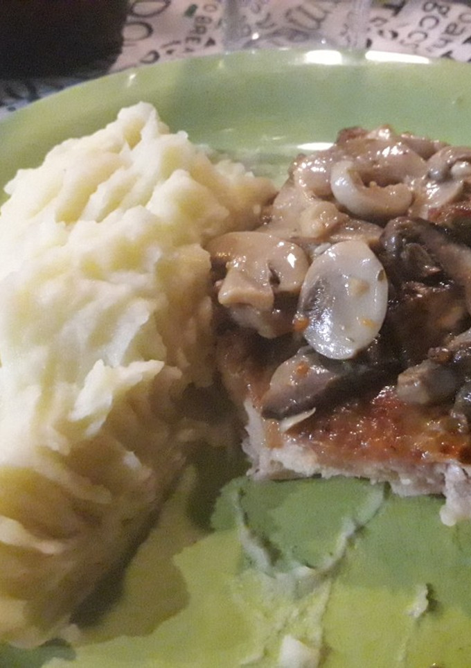 Una foto de Pollo al champignon