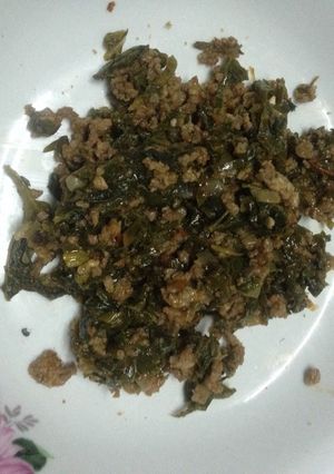 A picture of "Mboga" with some mince meat.