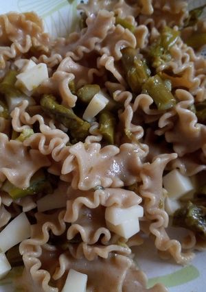 Foto di Pasta fredda con asparagi e provola