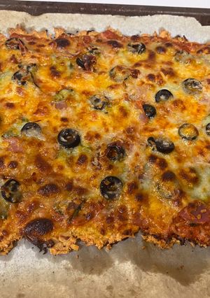 A picture of Chicken crust pizza.