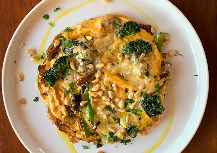 Omelette, mushroom, broccoli & soft Gorgonzola
