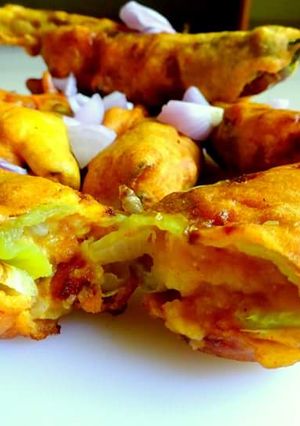 पनीर भरी हरी मिर्च (Paneer bhari hari mirch recipe in hindi) रेसिपी मुख्य फोटो