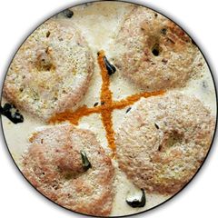 A picture of Dahi Vada.