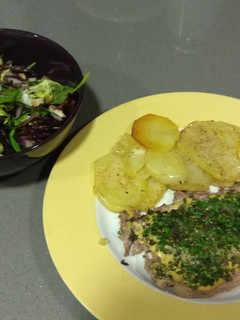 Una foto de Entrecot de ternera con crosta de menta al horno