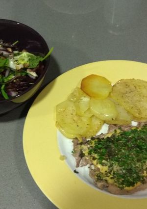 Una foto de Entrecot de ternera con crosta de menta al horno