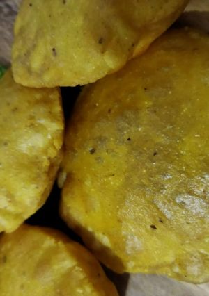 મસાલા પૂરી (Masala Poori Recipe In Gujarati) રેસીપી મુખ્ય ફોટો