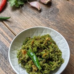 A picture of Ridge gourd/luffa/shirali Thecha.