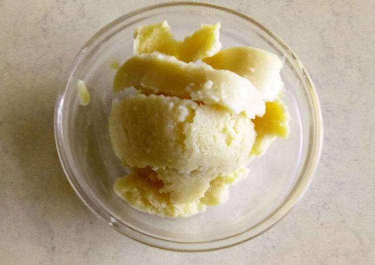 Custard vanilla ice cream