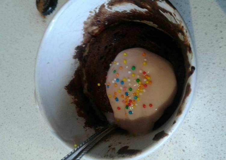 3 Ingredient chocolate mug cake