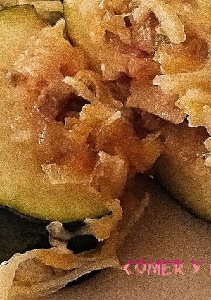 Foto principal de Calabacín relleno de pimientos del piquillo y champiñones