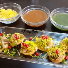 A picture of Pakwan Sev Puri.