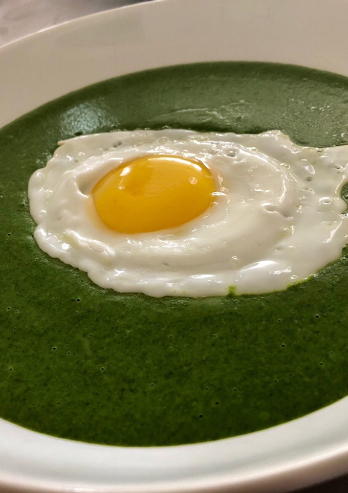 Spenótfőzelék recept tükörtojással (Parajfőzelék) recept fotója