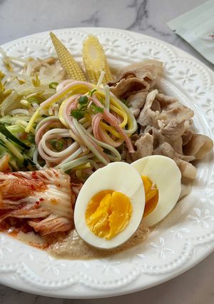 豆腐濃醬佐彩虹涼麵 的食譜成品照片