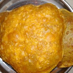 A picture of Masala poori.