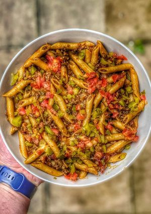 A picture of Cheeseburger pasta bake.