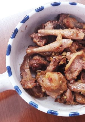 Hình của món Bồ câu kho sả cho bé 12m+.