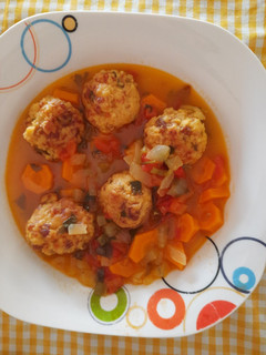 Una foto de Albóndigas con caldito