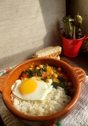 Una foto de Guiso de garbanzos con espinacas