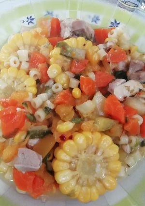 Una foto de Guiso campero de pollo y vegetales