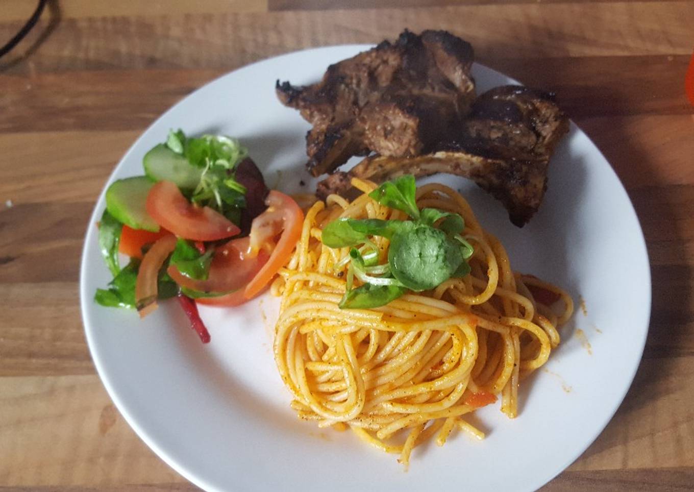 Classic tomato sauce pasta
