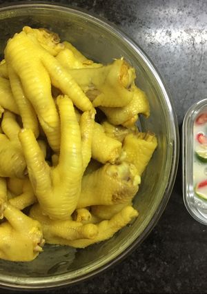 Hình của món Chân gà luộc.