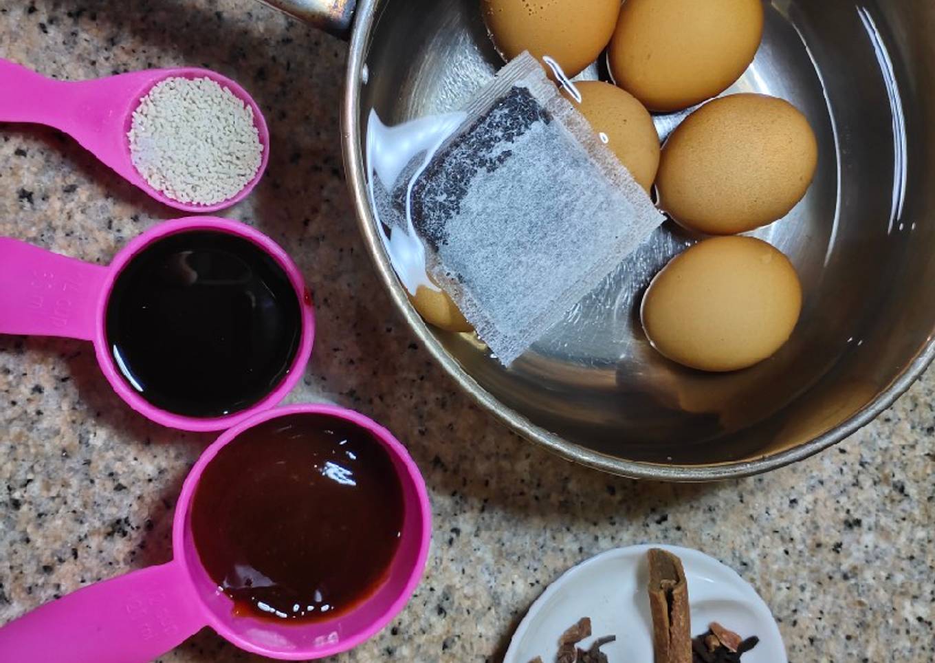 Telur Teh 茶鸡蛋 (Dapat juga digunakan untuk Nasi Tim)