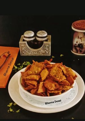 A picture of મેથી શક્કરપારા.(Methi Shakarpara Recipe in Gujarati).