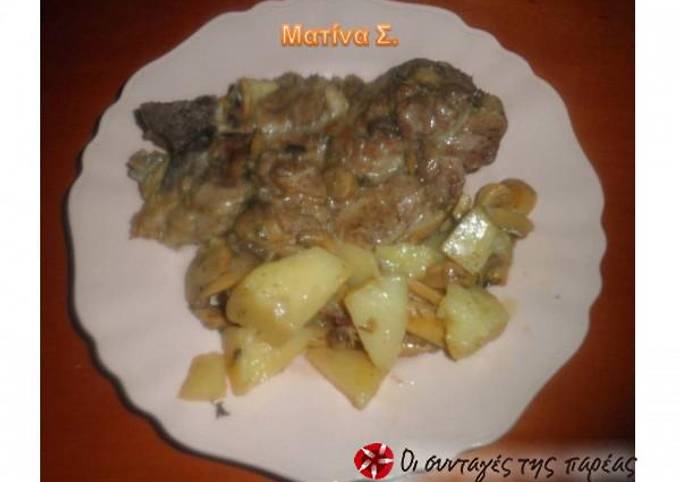 κύρια φωτογραφία συνταγής Μπριζόλες με πατάτες στην κατσαρόλα