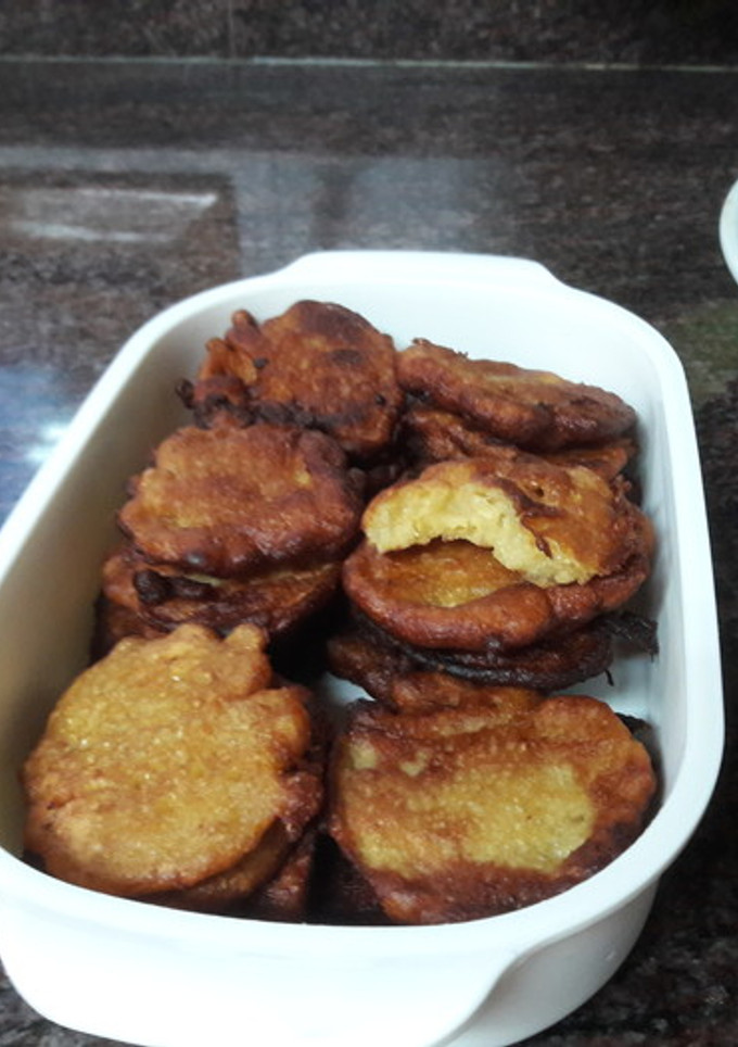 Una foto de Buñuelos de manzana y plátano veganos