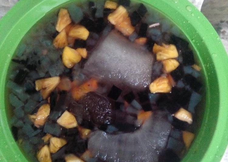 Bagaimana Membuat Es cinagar (cincau, nanas, agar2 :-D), Lezat